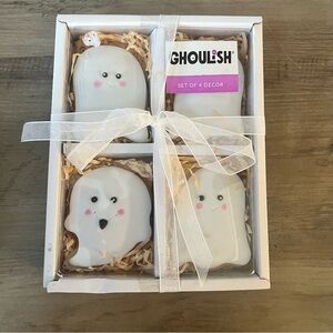 Ghoulish Ghost Decor Set - White